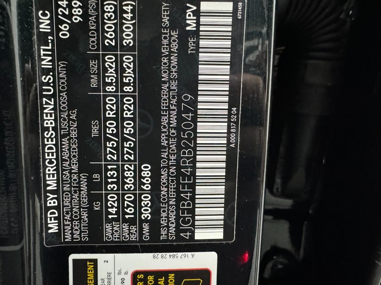 Mercedes-Benz GLE Vehicle Full-screen Gallery Image 39