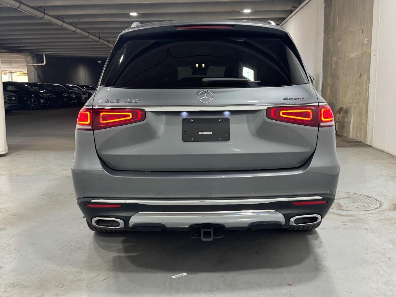 Mercedes-Benz GLS Vehicle Full-screen Gallery Image 10