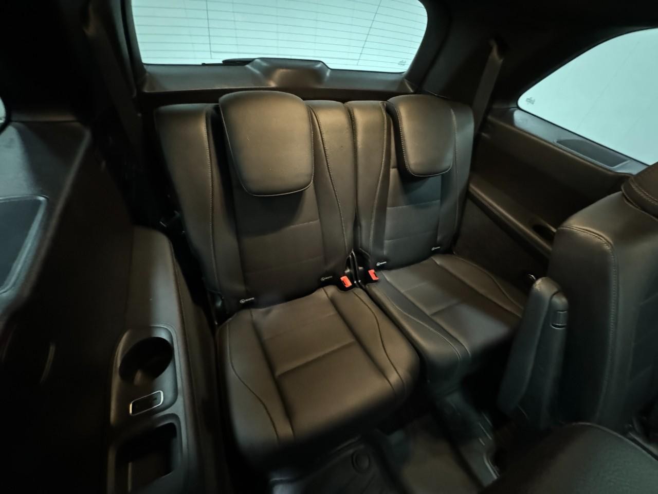 Mercedes-Benz GLS Vehicle Full-screen Gallery Image 11