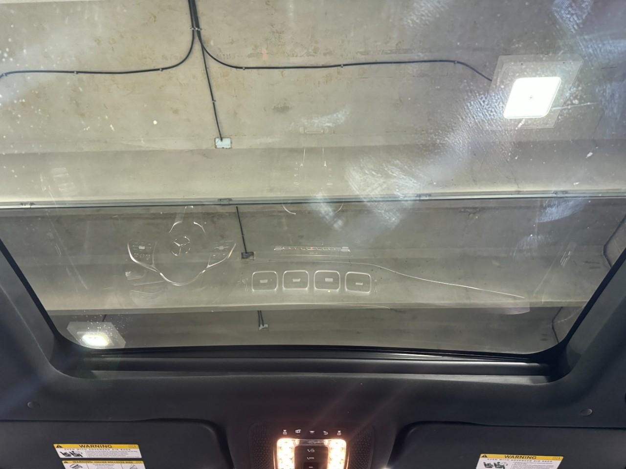 Mercedes-Benz GLS Vehicle Full-screen Gallery Image 14