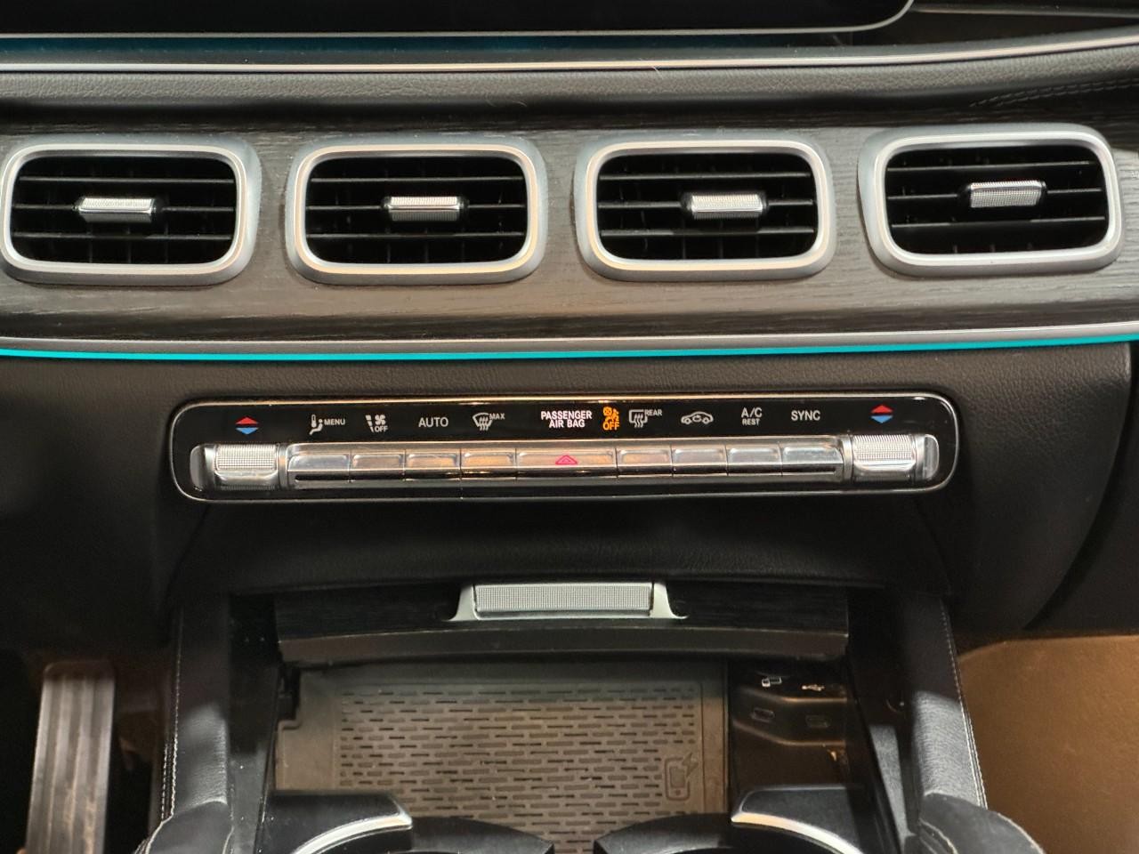 Mercedes-Benz GLS Vehicle Full-screen Gallery Image 18