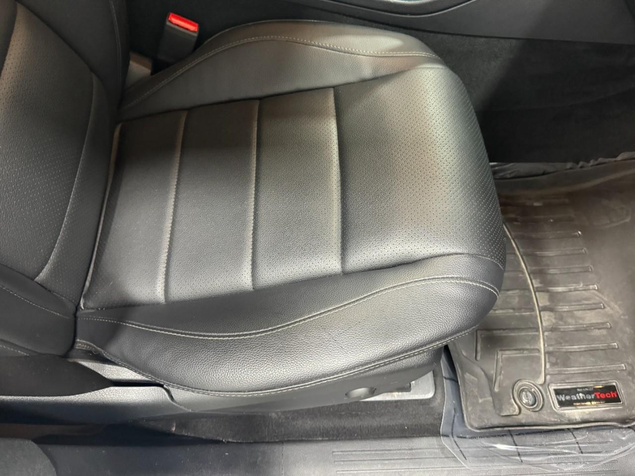 Mercedes-Benz GLS Vehicle Full-screen Gallery Image 22