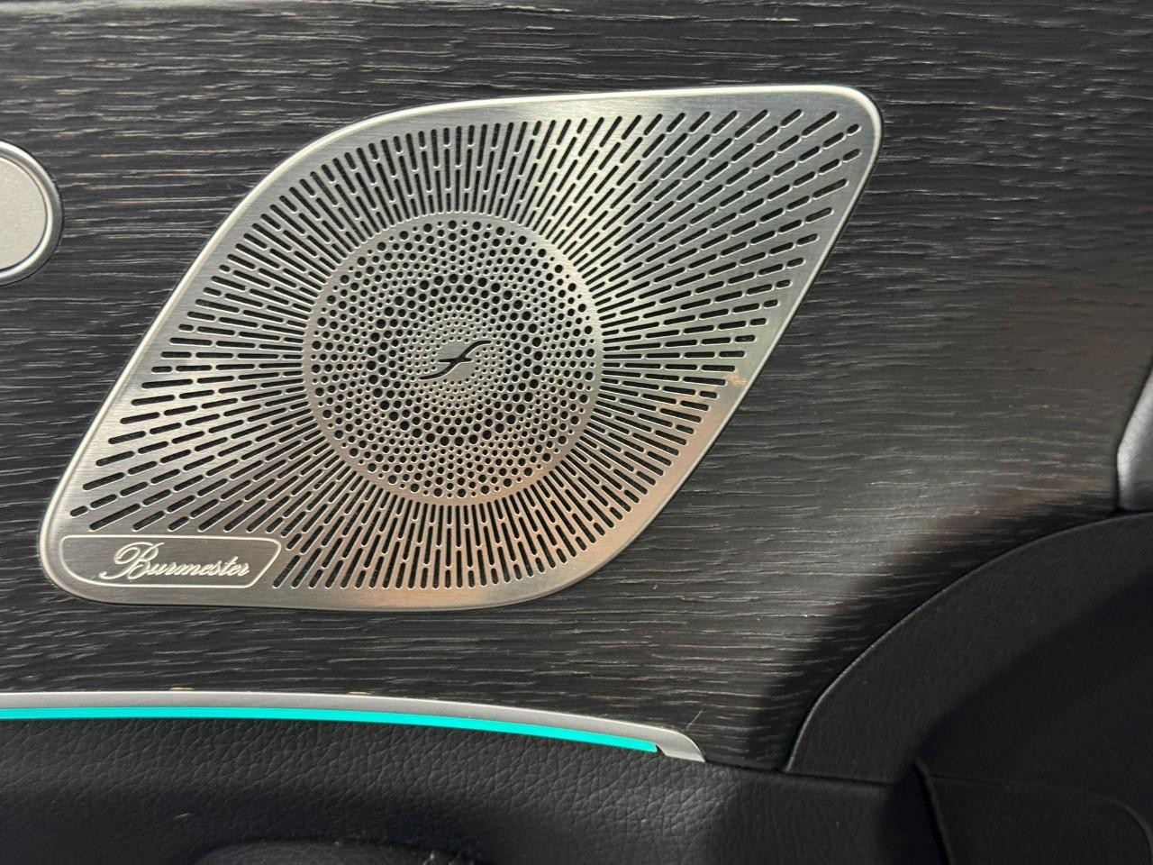 Mercedes-Benz GLS Vehicle Full-screen Gallery Image 26