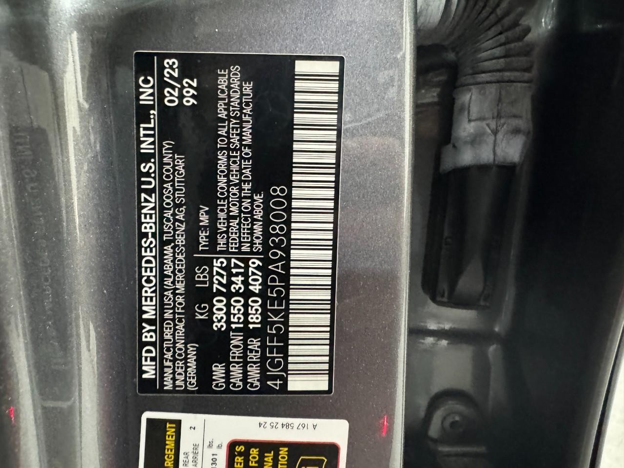 Mercedes-Benz GLS Vehicle Full-screen Gallery Image 40