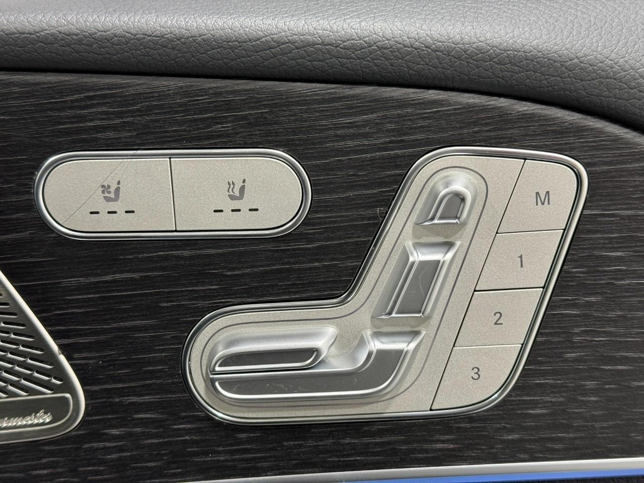 Mercedes-Benz GLE Vehicle Full-screen Gallery Image 21