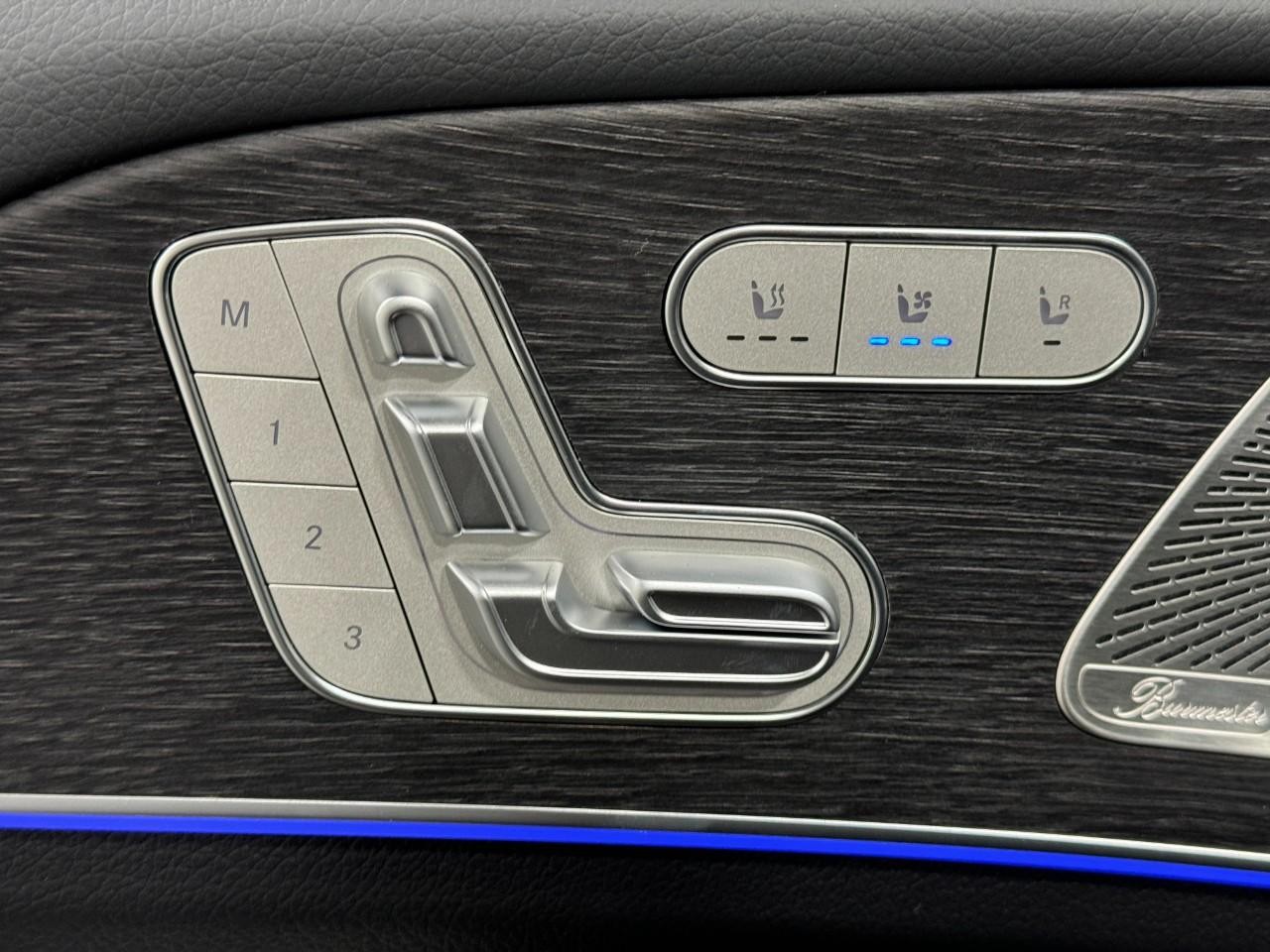 Mercedes-Benz GLE Vehicle Full-screen Gallery Image 25