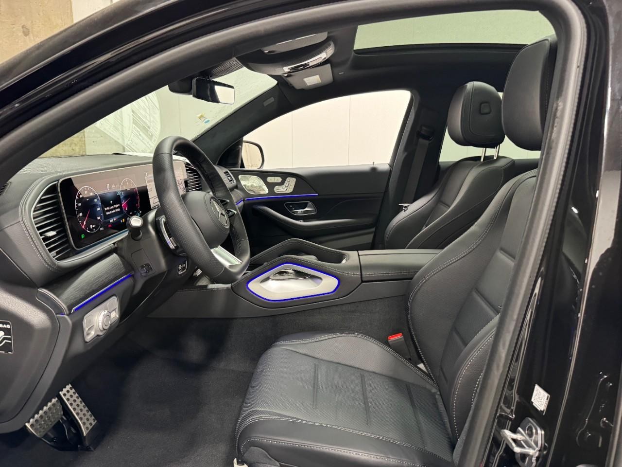 Mercedes-Benz GLE Vehicle Full-screen Gallery Image 29