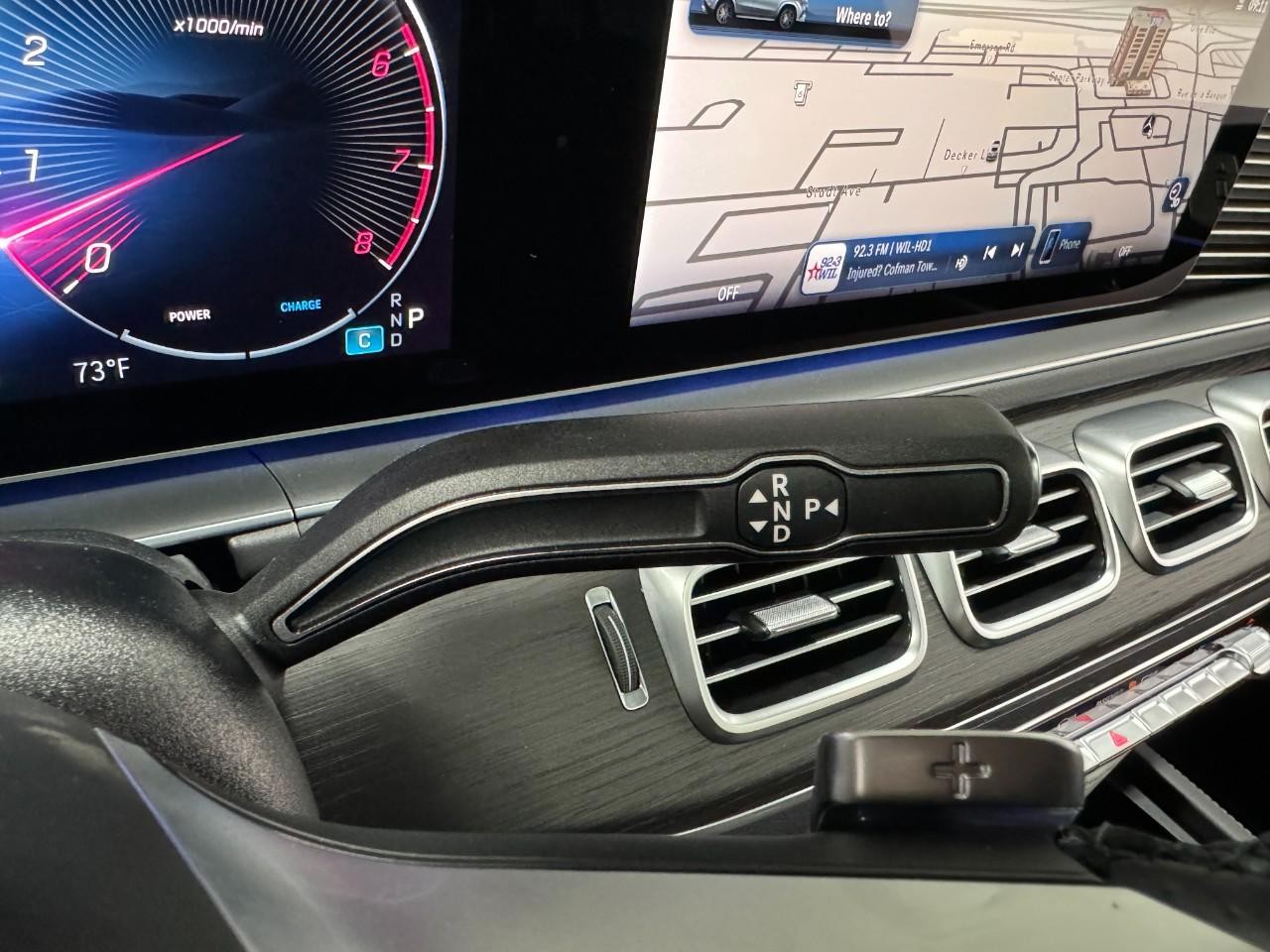 Mercedes-Benz GLE Vehicle Full-screen Gallery Image 36