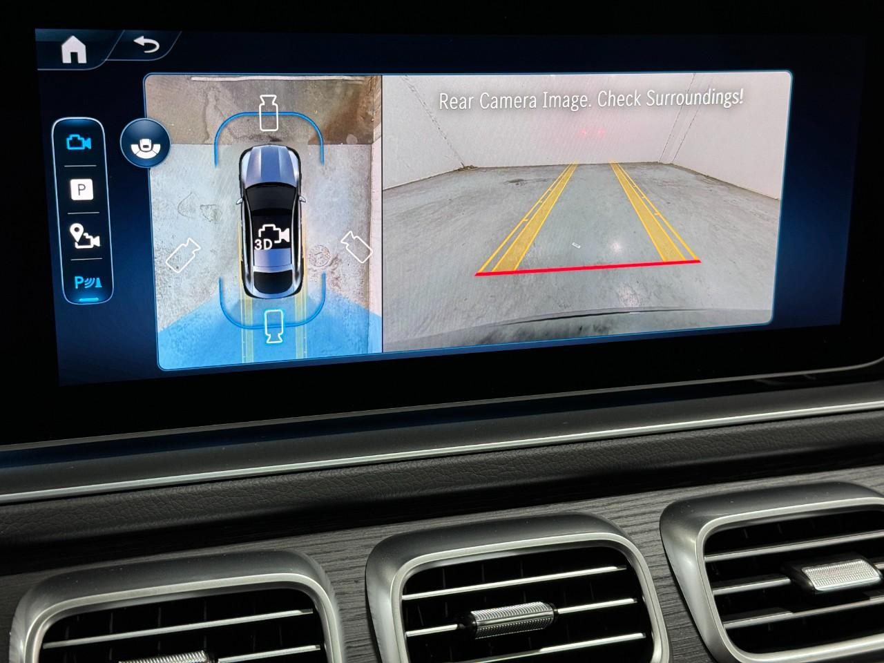 Mercedes-Benz GLE Vehicle Full-screen Gallery Image 37