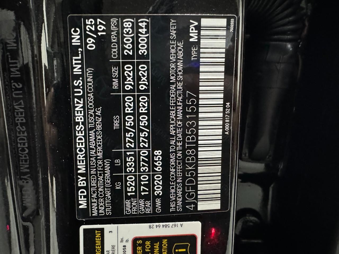 Mercedes-Benz GLE Vehicle Full-screen Gallery Image 38