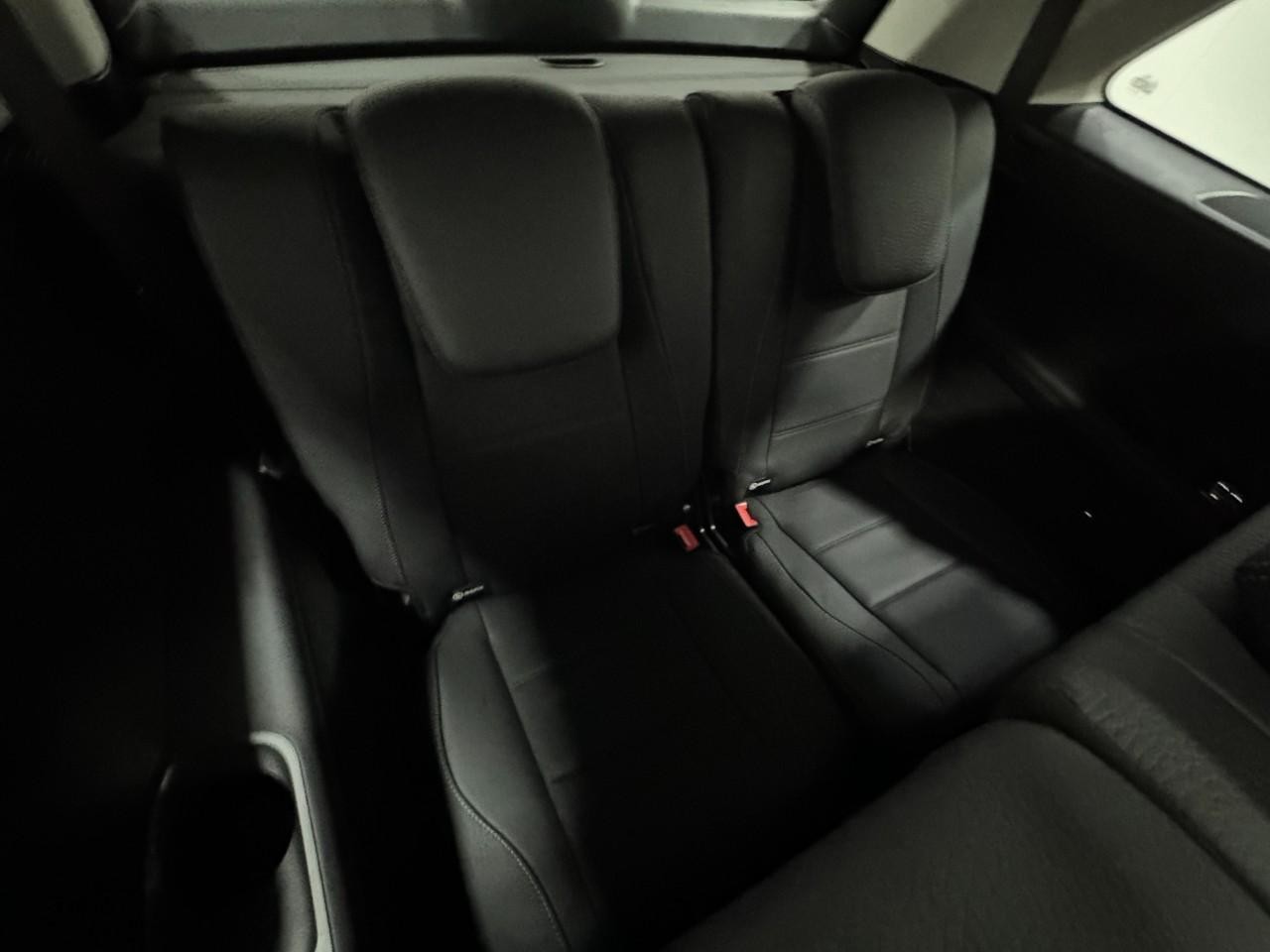 Mercedes-Benz GLS Vehicle Full-screen Gallery Image 11