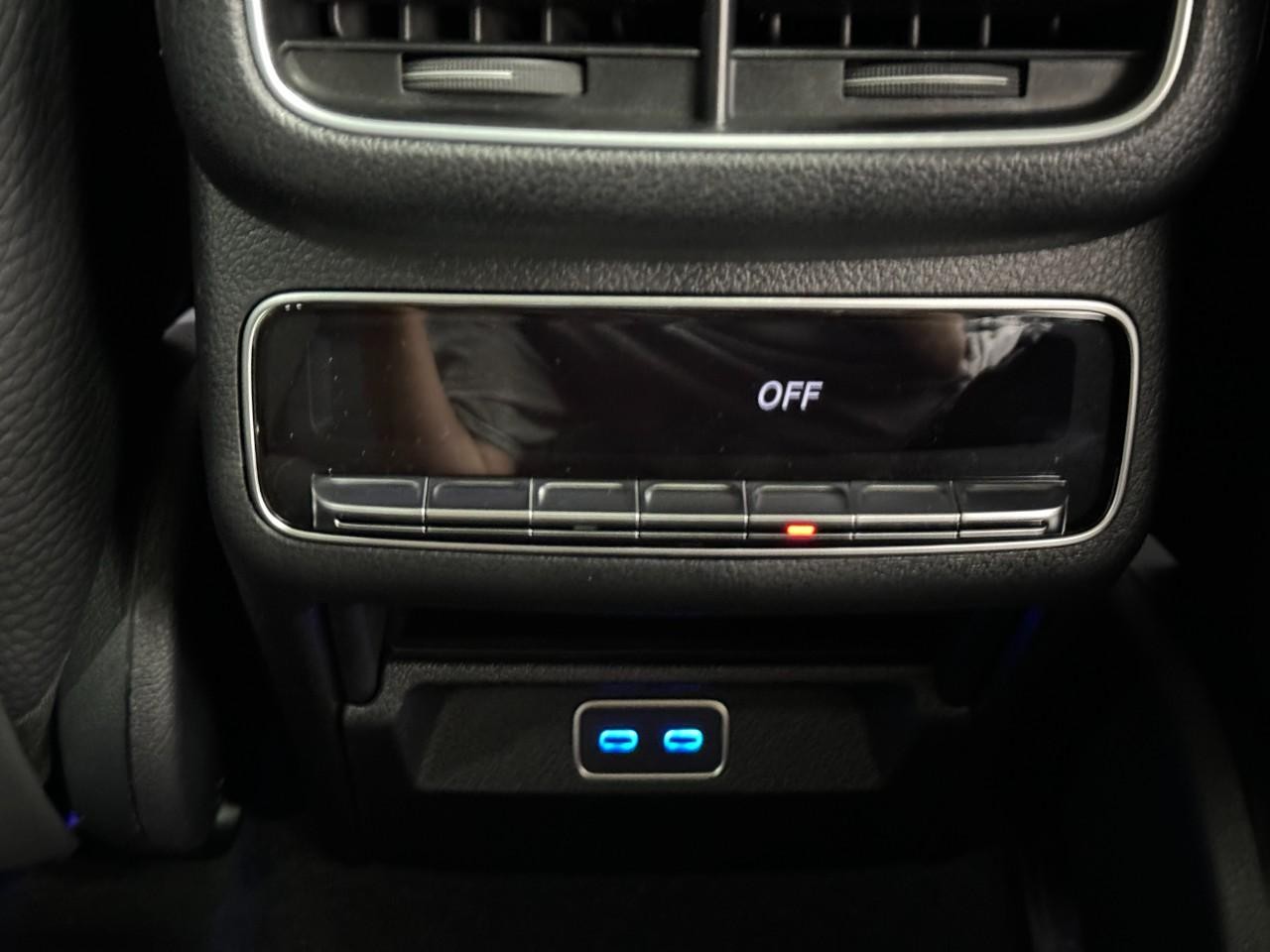 Mercedes-Benz GLS Vehicle Full-screen Gallery Image 13