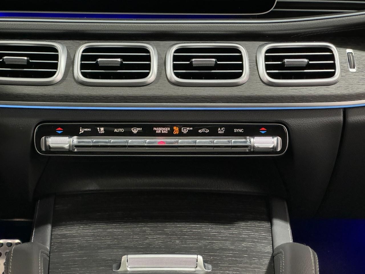 Mercedes-Benz GLS Vehicle Full-screen Gallery Image 18