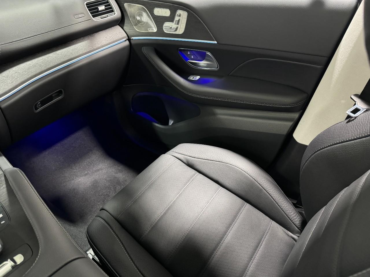 Mercedes-Benz GLS Vehicle Full-screen Gallery Image 20