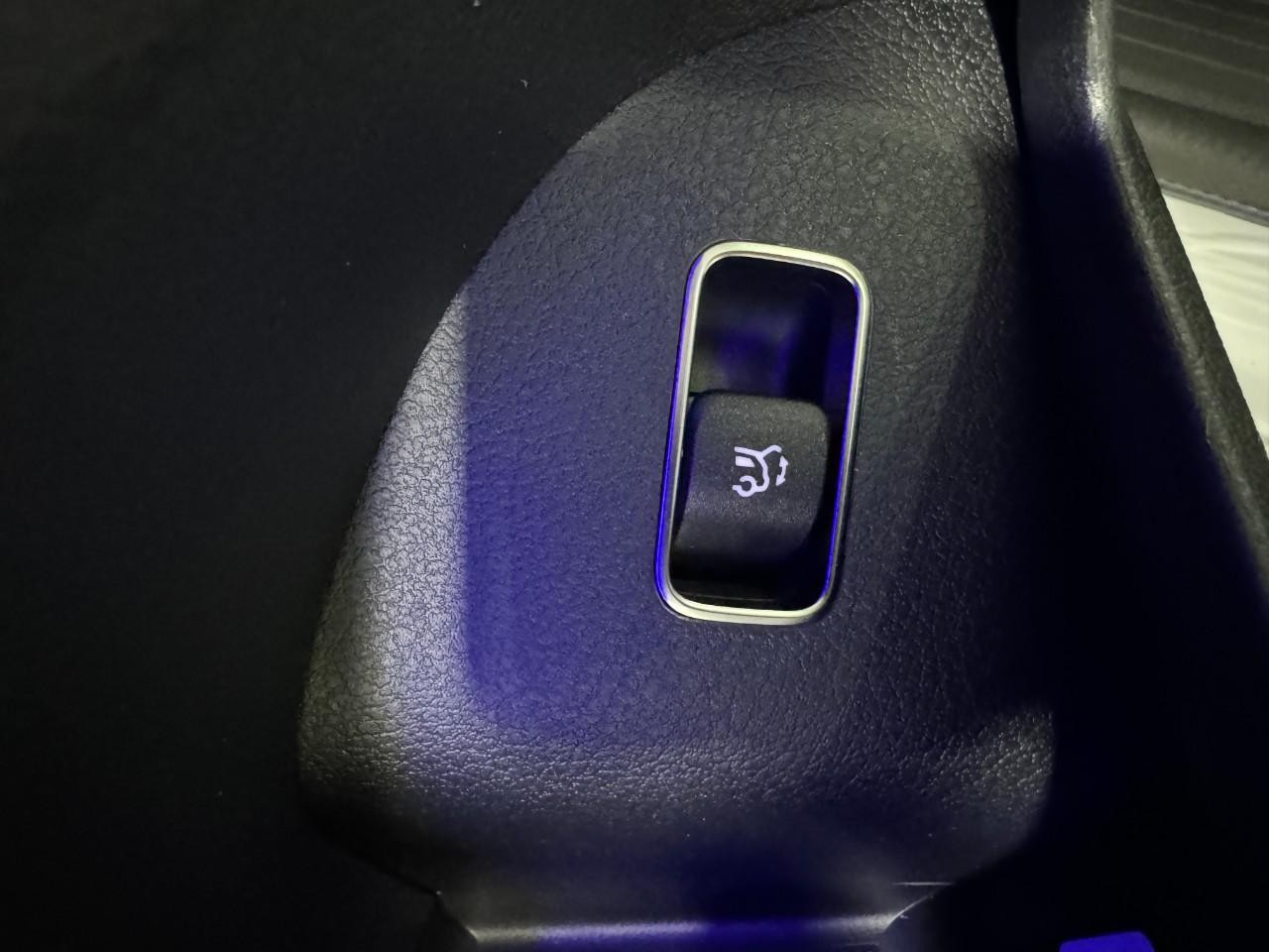 Mercedes-Benz GLS Vehicle Full-screen Gallery Image 30