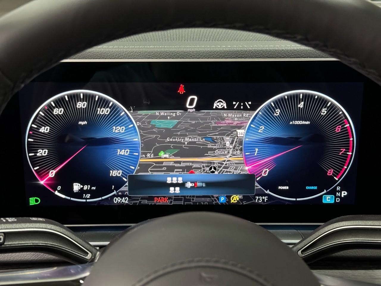 Mercedes-Benz GLS Vehicle Full-screen Gallery Image 36