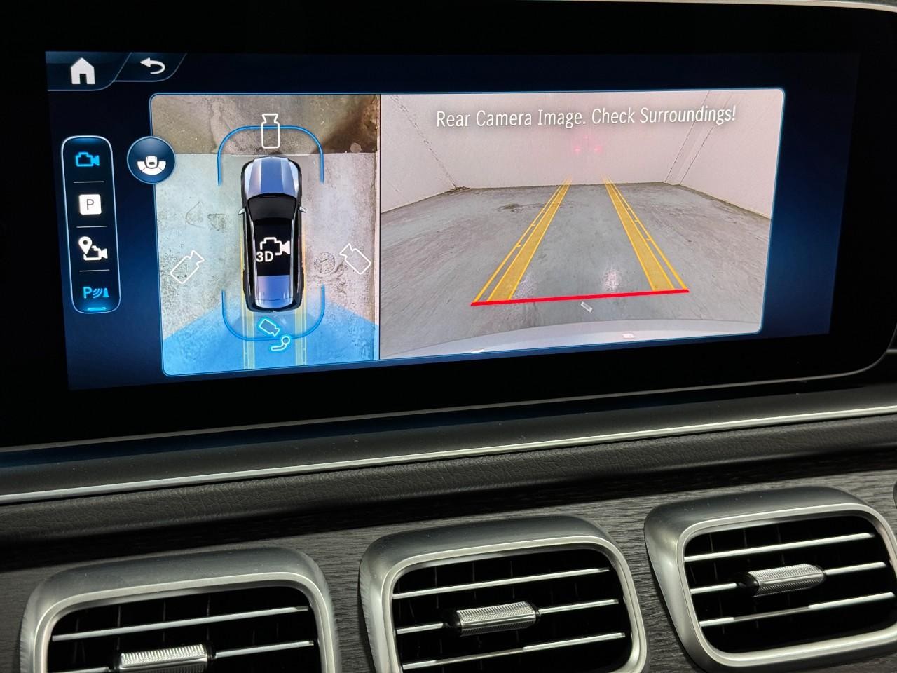 Mercedes-Benz GLS Vehicle Full-screen Gallery Image 38