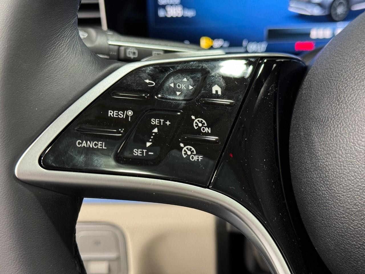 Mercedes-Benz GLE Vehicle Full-screen Gallery Image 33