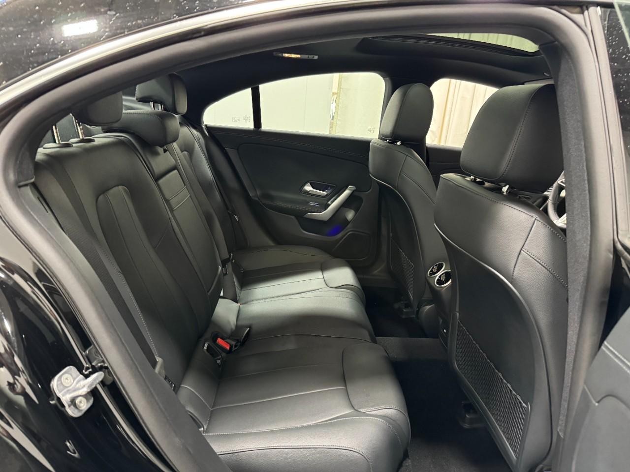 Mercedes-Benz CLA Vehicle Full-screen Gallery Image 10