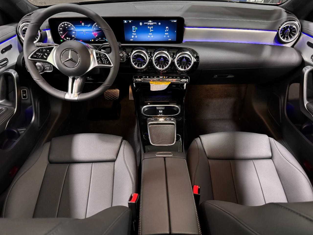 Mercedes-Benz CLA Vehicle Full-screen Gallery Image 12