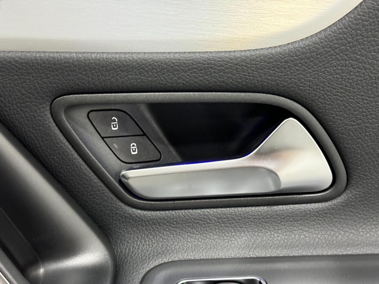 Mercedes-Benz CLA Vehicle Full-screen Gallery Image 22