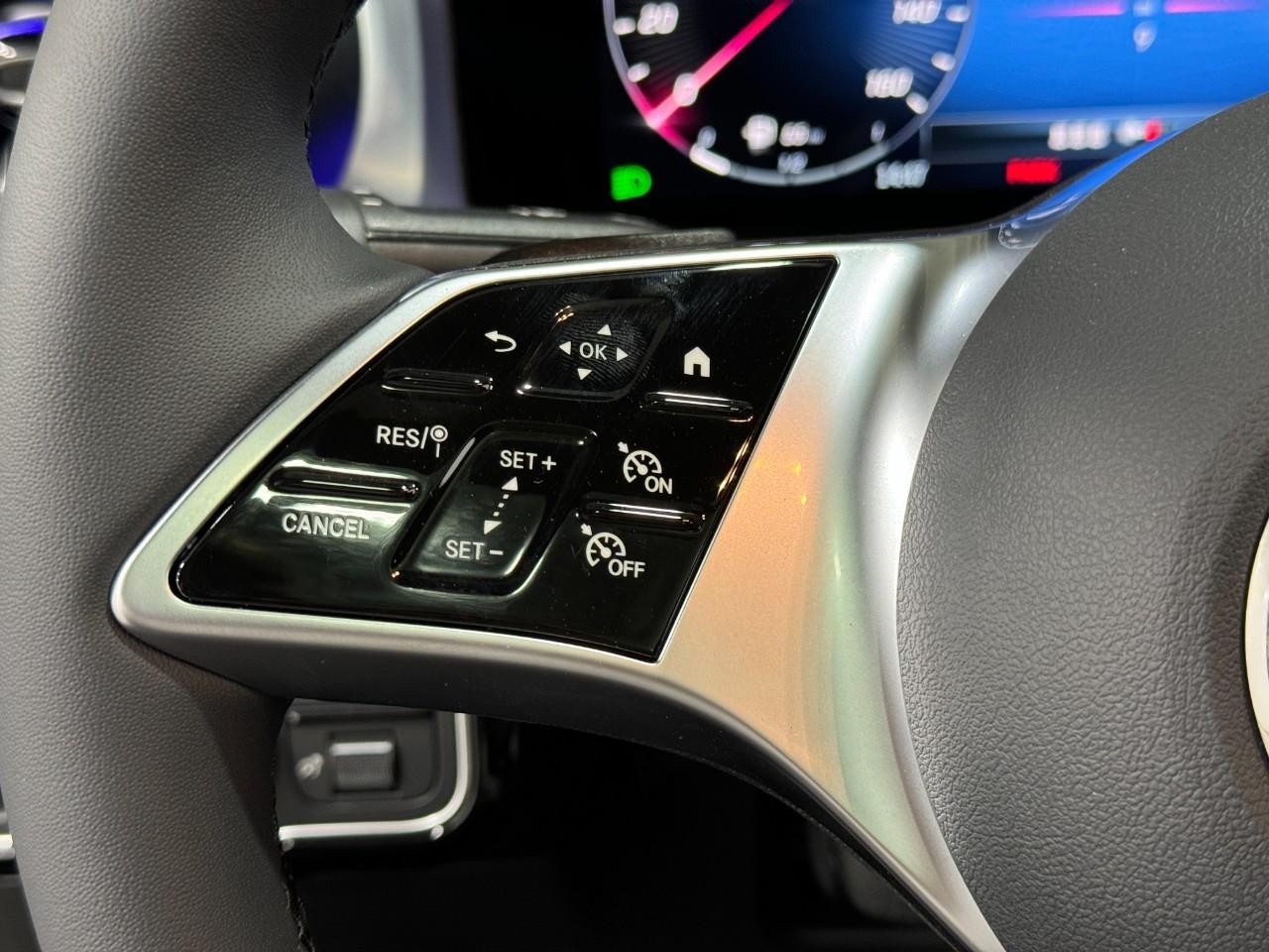 Mercedes-Benz CLA Vehicle Full-screen Gallery Image 32