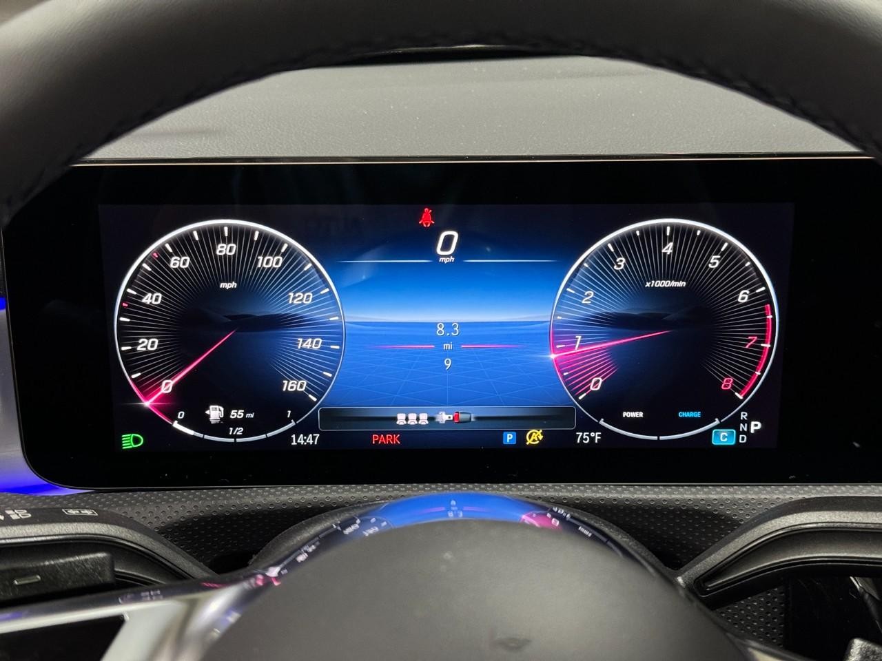 Mercedes-Benz CLA Vehicle Full-screen Gallery Image 34