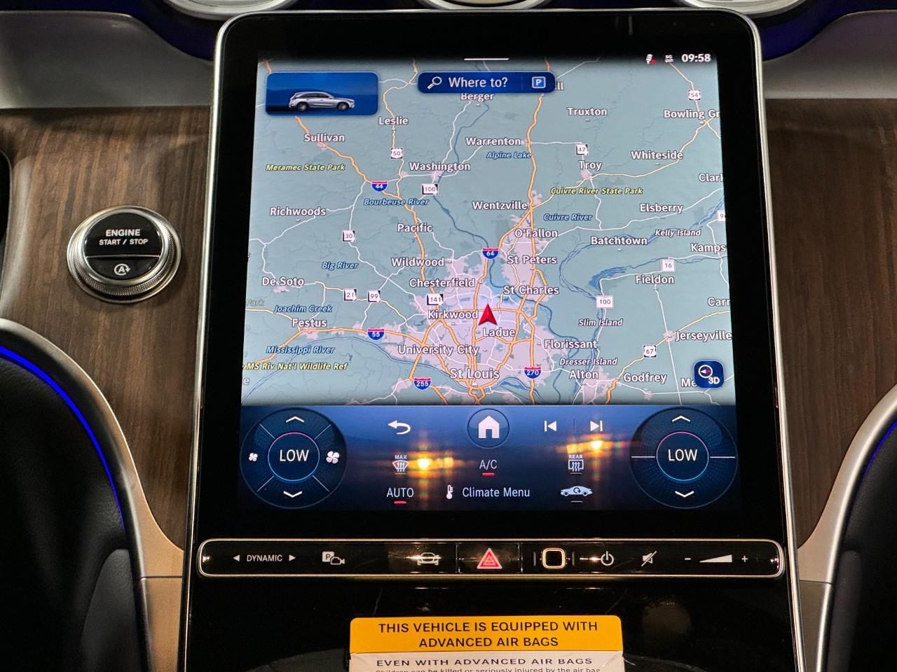 Mercedes-Benz GLC Vehicle Full-screen Gallery Image 14