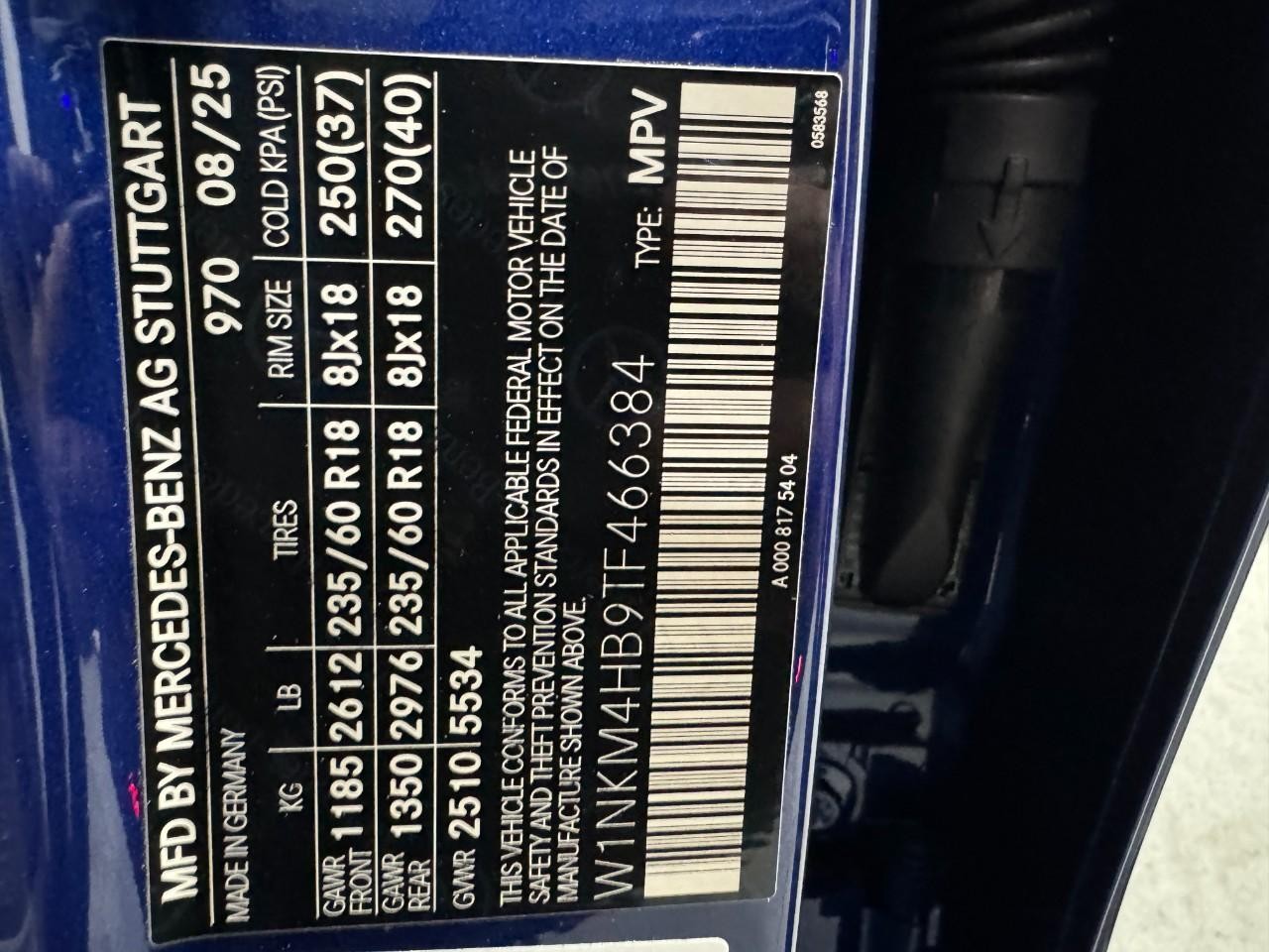 Mercedes-Benz GLC Vehicle Full-screen Gallery Image 36