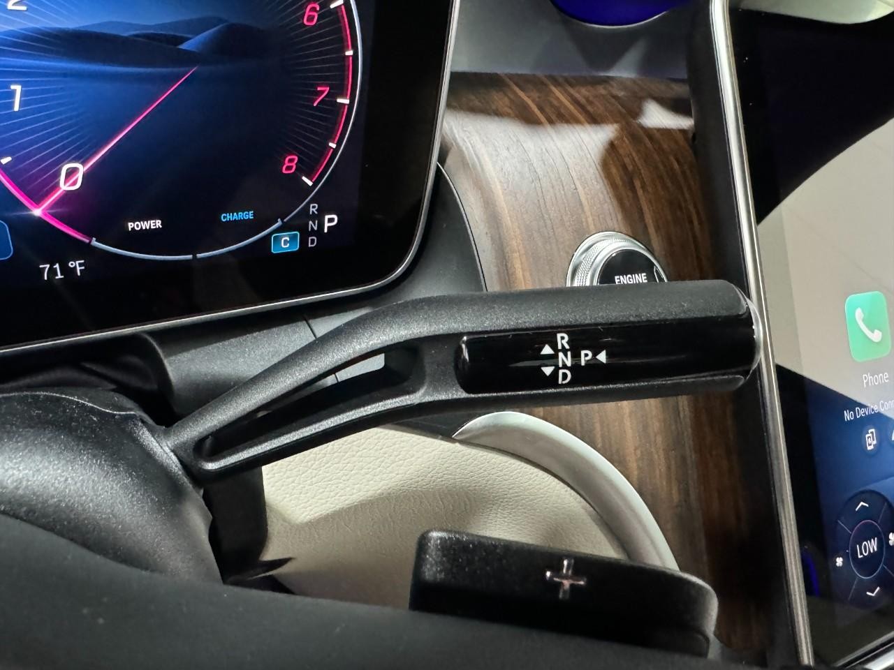 Mercedes-Benz GLC Vehicle Full-screen Gallery Image 34