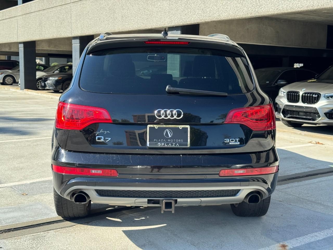 Audi Q7 Vehicle Full-screen Gallery Image 4