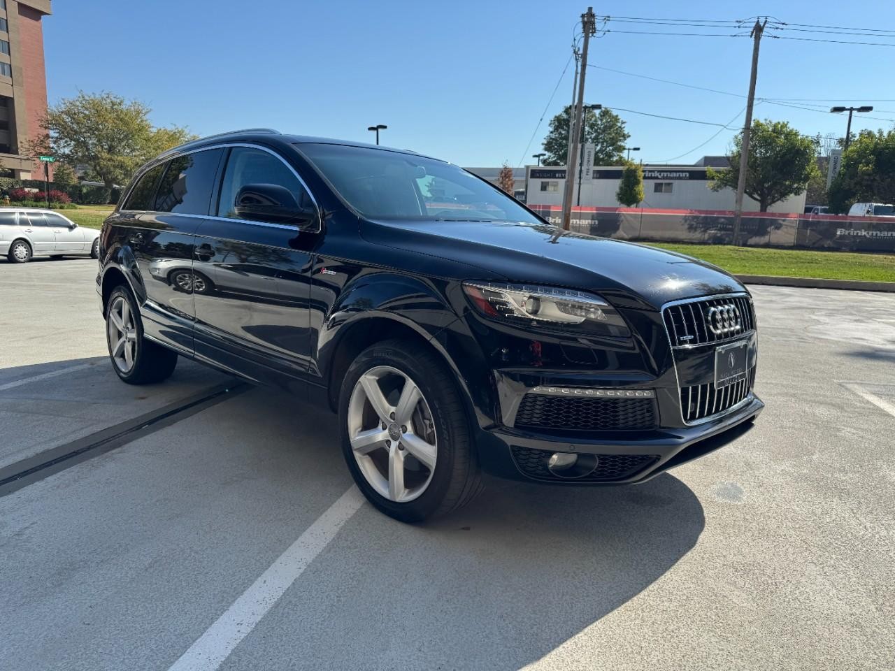 Audi Q7 Vehicle Full-screen Gallery Image 7