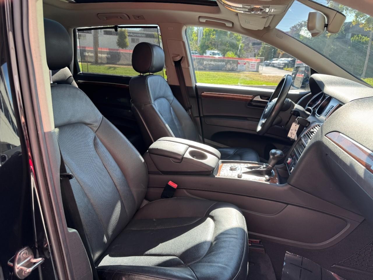 Audi Q7 Vehicle Full-screen Gallery Image 11