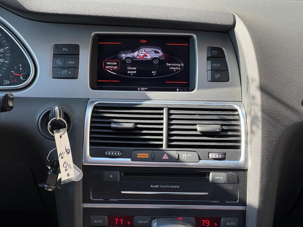 Audi Q7 Vehicle Full-screen Gallery Image 15