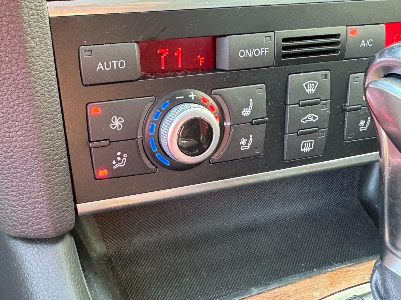 Audi Q7 Vehicle Full-screen Gallery Image 26