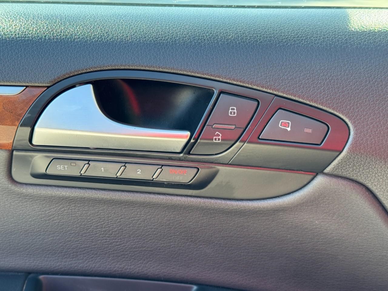 Audi Q7 Vehicle Full-screen Gallery Image 29