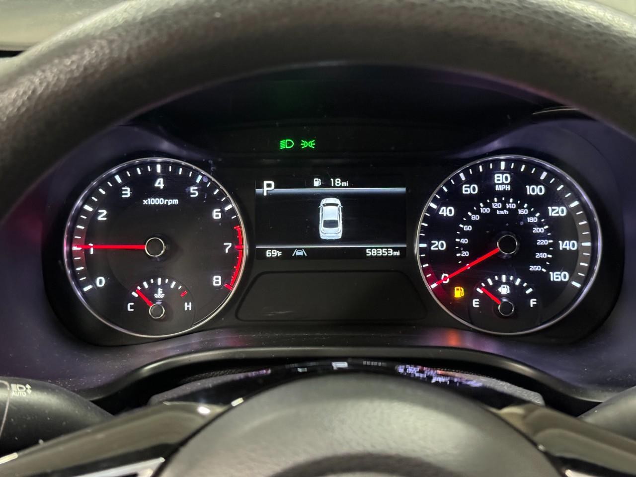 Kia Forte Vehicle Full-screen Gallery Image 28