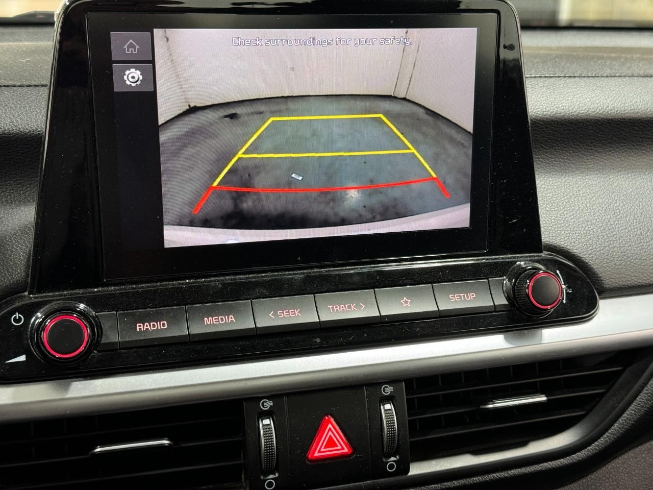 Kia Forte Vehicle Full-screen Gallery Image 29