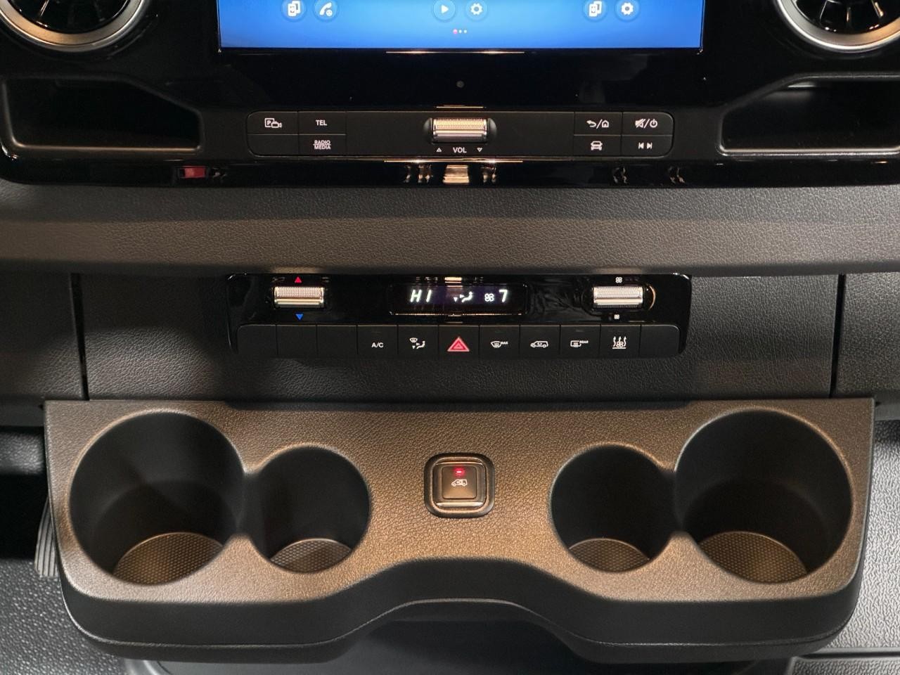 Mercedes-Benz Sprinter Cargo Van Vehicle Full-screen Gallery Image 15