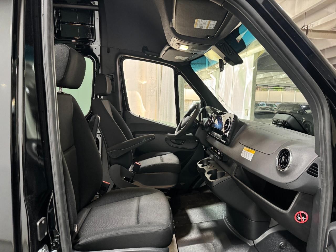 Mercedes-Benz Sprinter Cargo Van Vehicle Full-screen Gallery Image 17