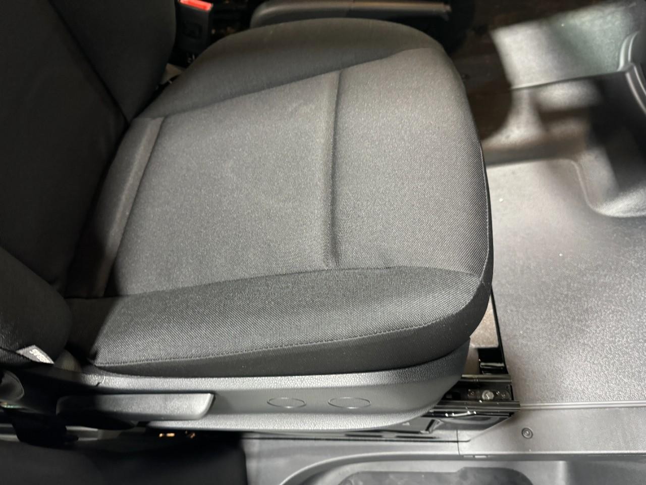 Mercedes-Benz Sprinter Cargo Van Vehicle Full-screen Gallery Image 18