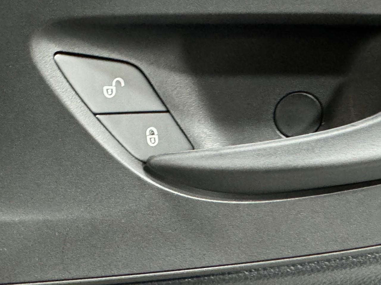 Mercedes-Benz Sprinter Cargo Van Vehicle Full-screen Gallery Image 21