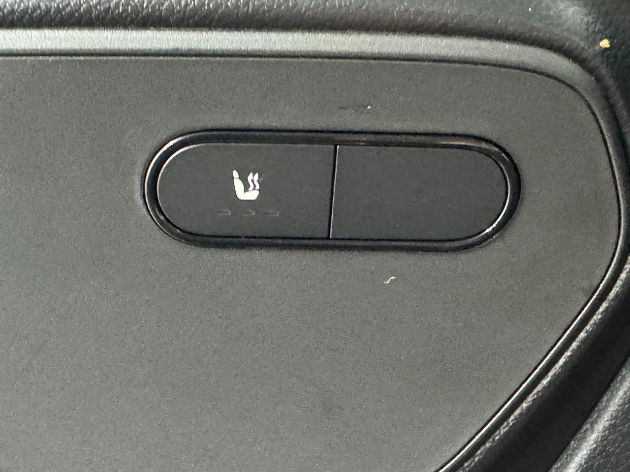 Mercedes-Benz Sprinter Cargo Van Vehicle Full-screen Gallery Image 23