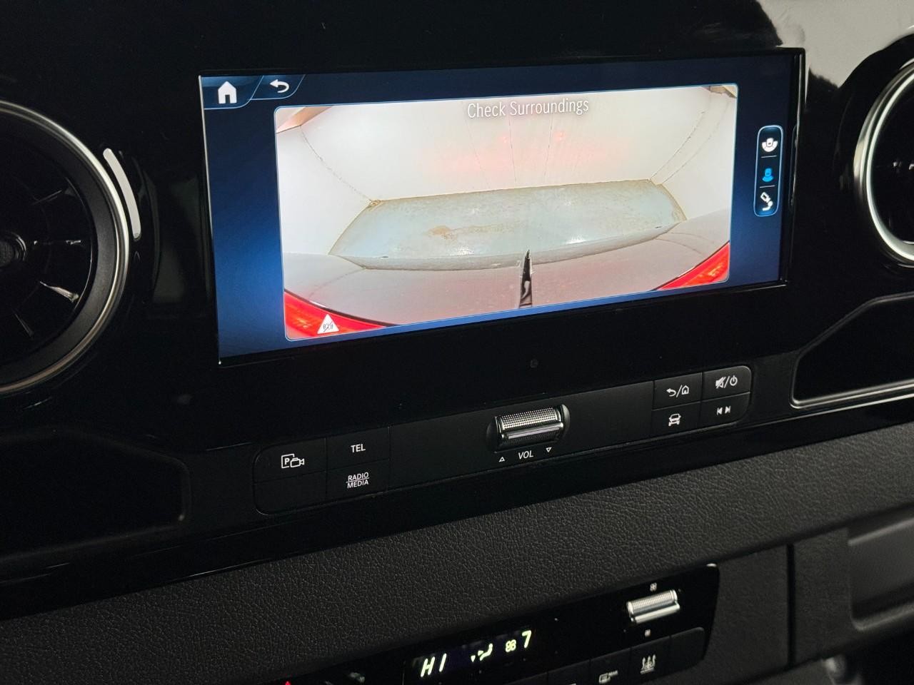 Mercedes-Benz Sprinter Cargo Van Vehicle Full-screen Gallery Image 33