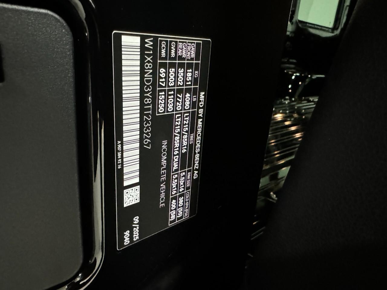 Mercedes-Benz Sprinter Cargo Van Vehicle Full-screen Gallery Image 34