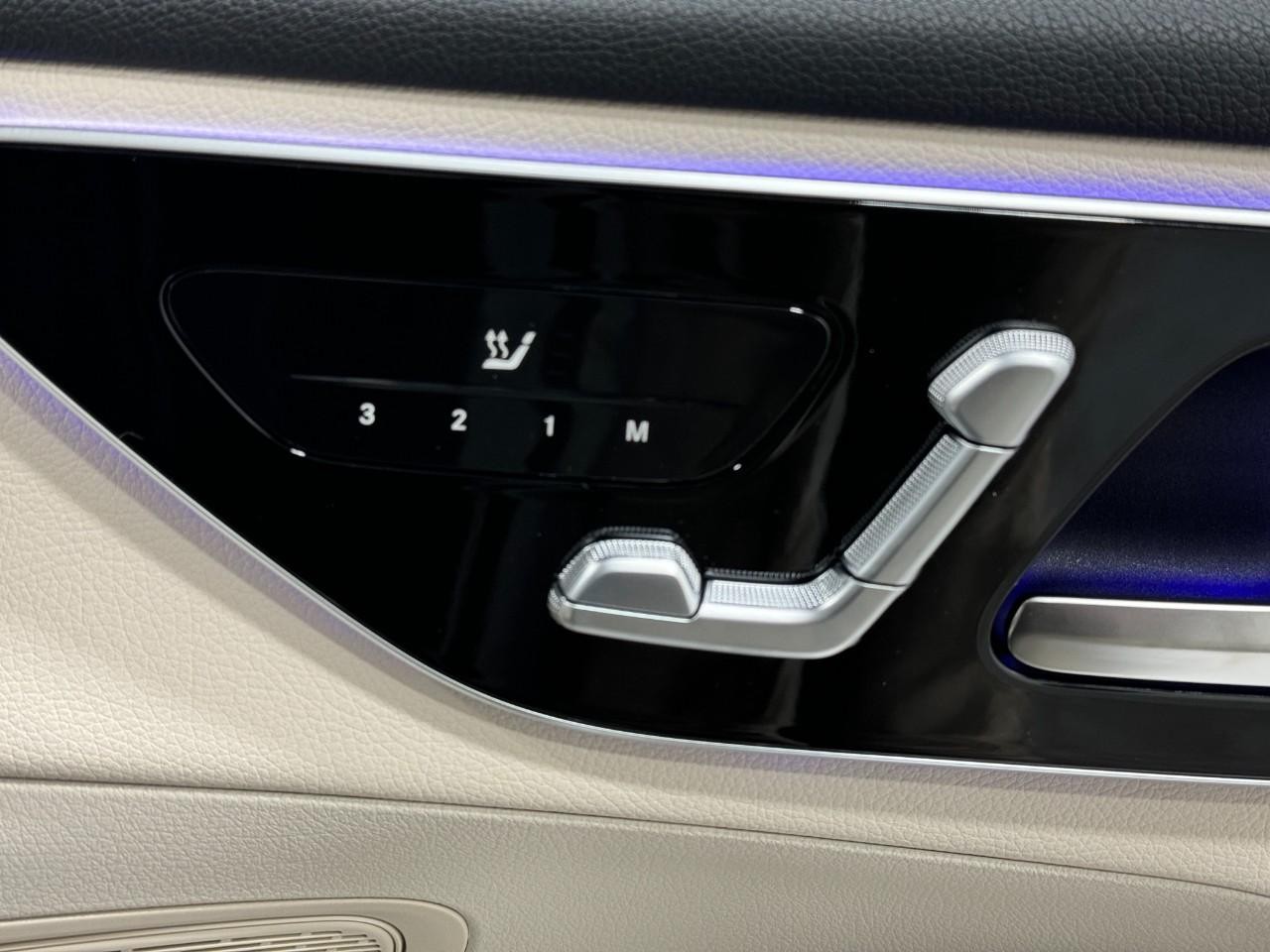 Mercedes-Benz GLC Vehicle Full-screen Gallery Image 19