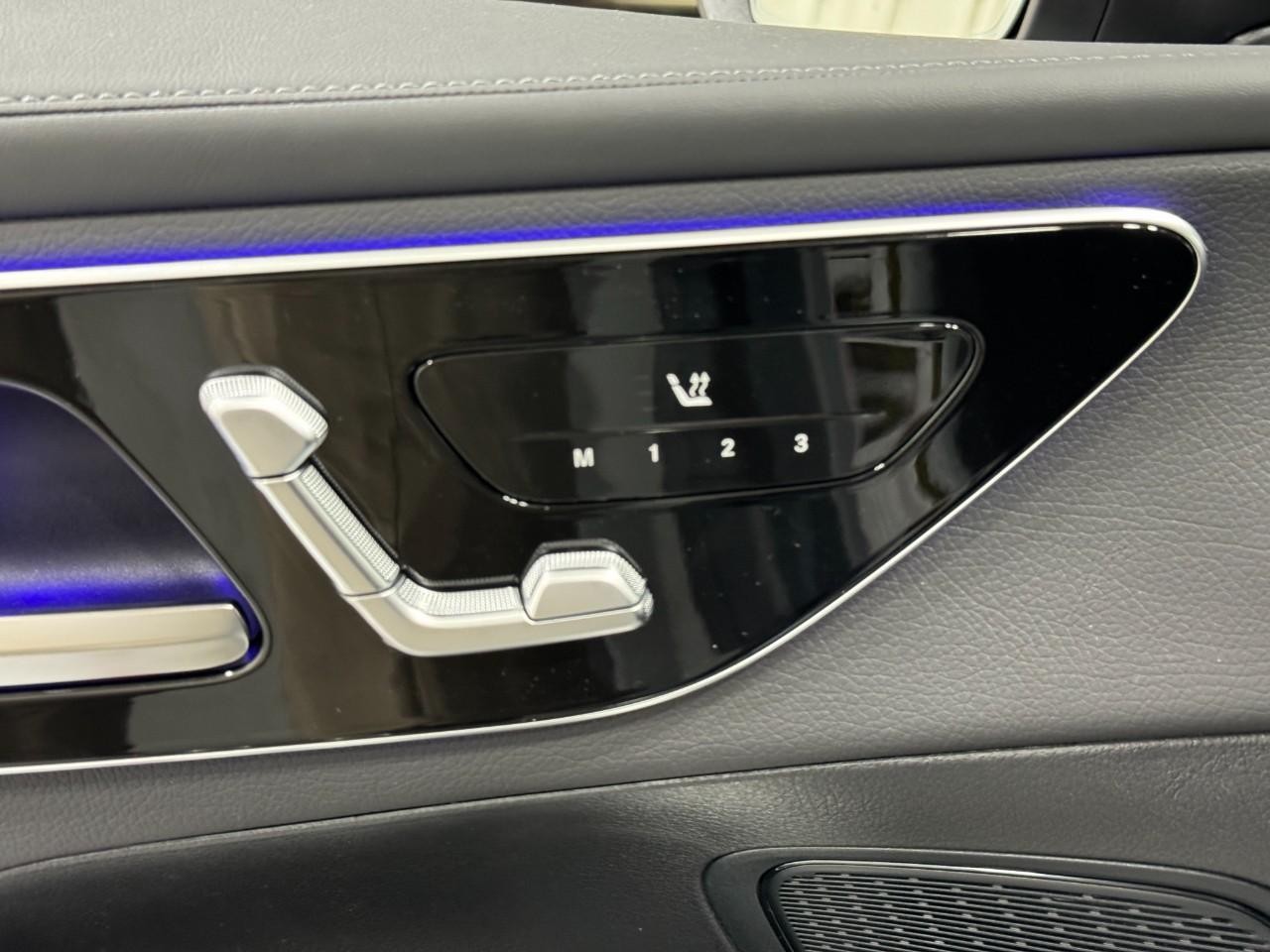 Mercedes-Benz GLC Vehicle Full-screen Gallery Image 21