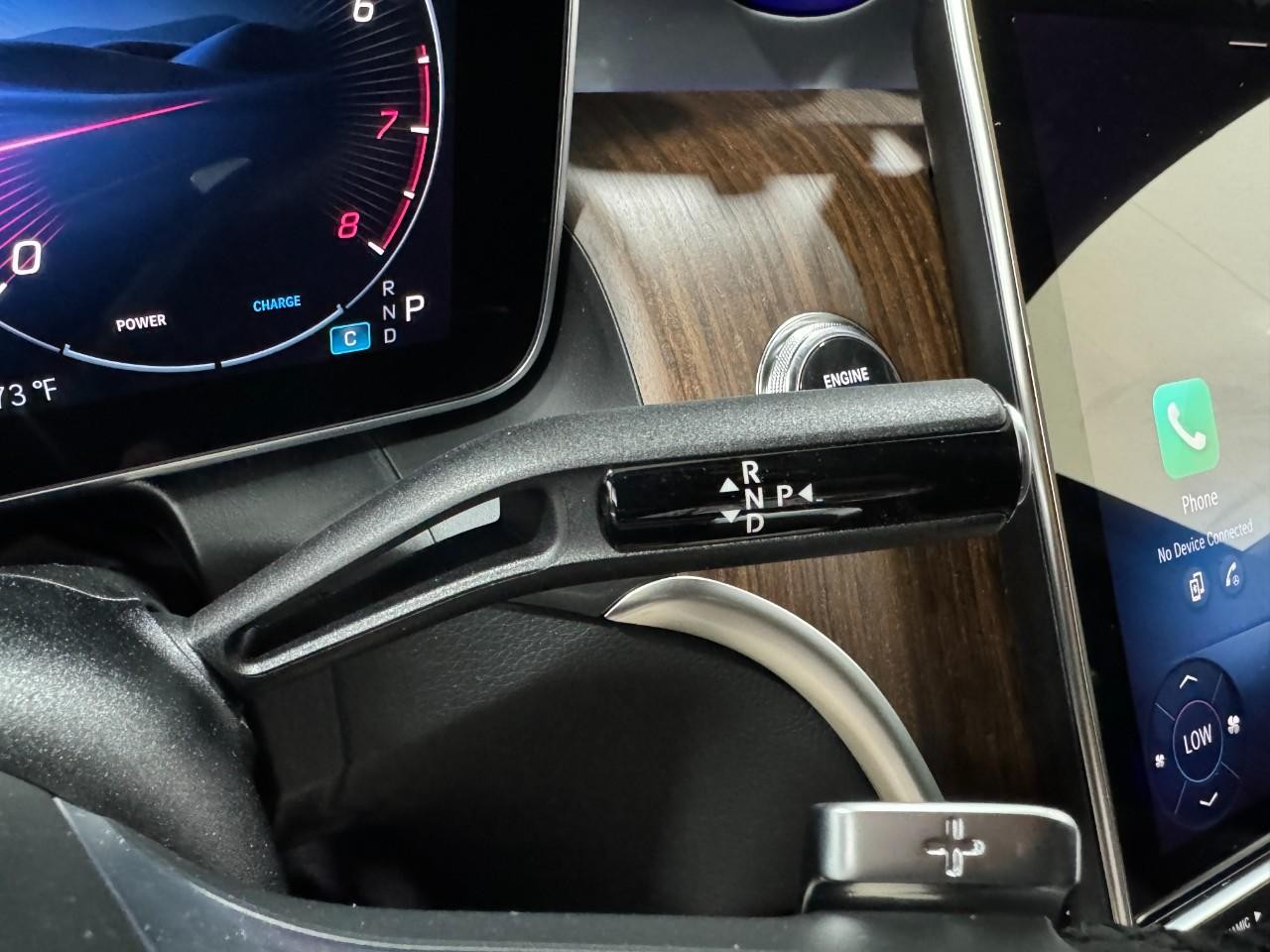 Mercedes-Benz GLC Vehicle Full-screen Gallery Image 32