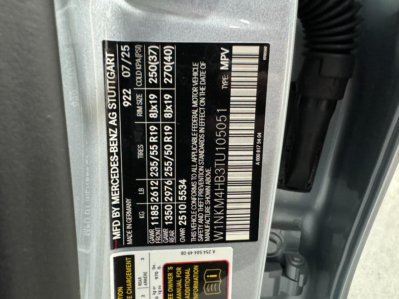 Mercedes-Benz GLC Vehicle Full-screen Gallery Image 34