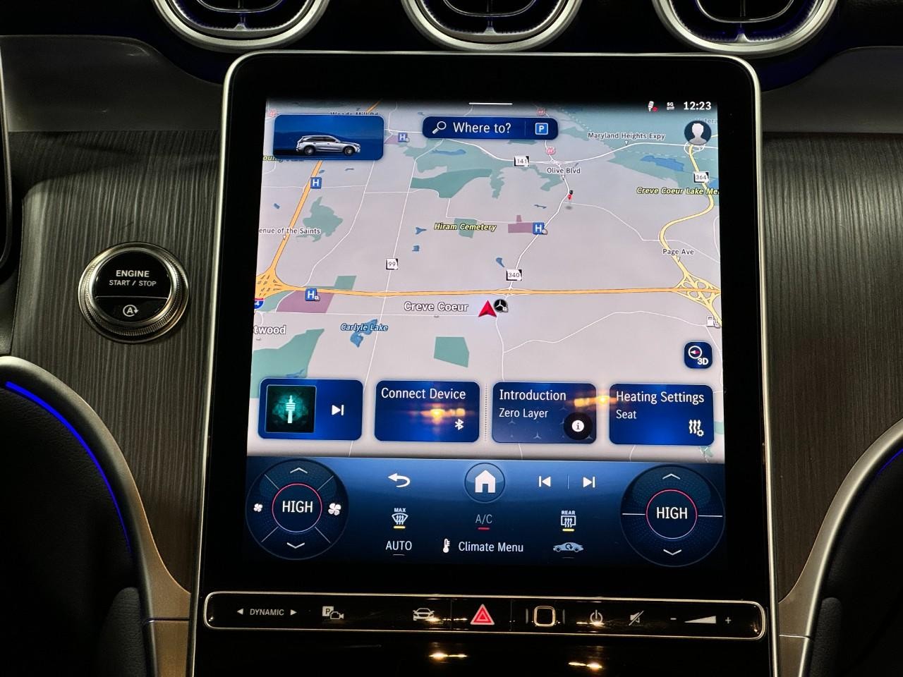 Mercedes-Benz GLC Vehicle Full-screen Gallery Image 14